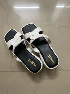 Stylish White Wedge Sandals