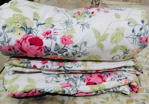 Beautiful Red White' ❤️Comforter