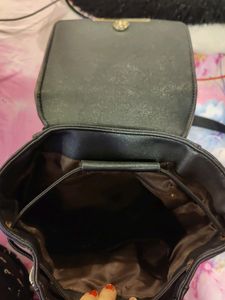 Black Bagpack