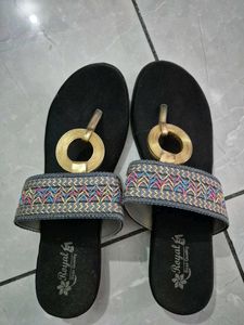 Stylish Women's Black Flat Sandals
