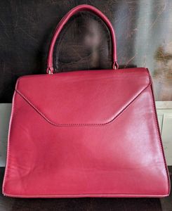 Red/Maroon Imported Handbag With Sling Belt 👜😍❤️