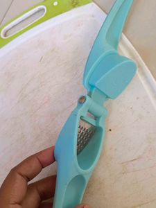 Cutting Board &amp; Garlic Press