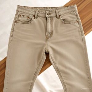Beige Jeans