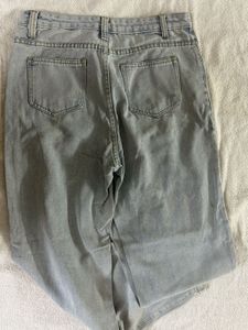 Light Wash Daisy Embroidered Jeans