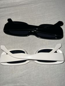 Pair of 2 sunglasses