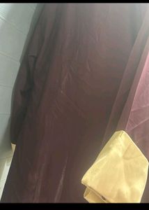 Elegant Maroon &amp; Gold Abaya
