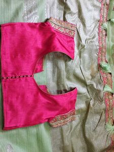 Elegant Green Saree with Pink Blouse