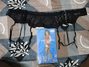 (993)Black Lace Garter Belt