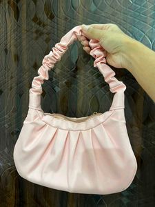 Chic ruched pink shoulder bag 💕