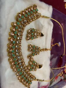Beautiful Set With Earrings And Mang Tika
