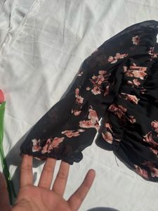 Chic Black Floral Ruched Top