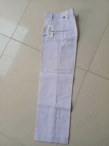 white pant