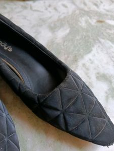 Stylish Black Pointed Flats