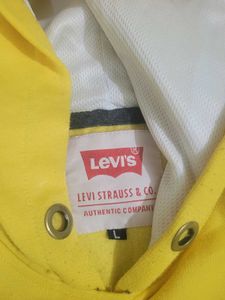 Yellow Levi's Hoodie unisex