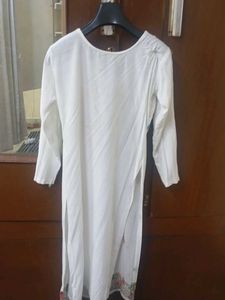 White Embroidered Kurta