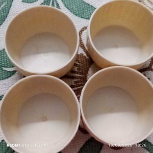 Set of 4 Small Beige Bowls