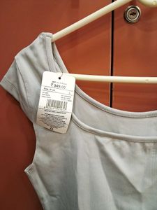New with tag light gray top