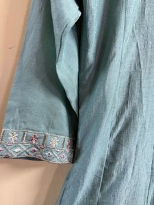 Beautiful Teal Embellished Kurta (sky blue)