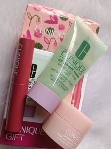 Clinique Skincare Gift Set