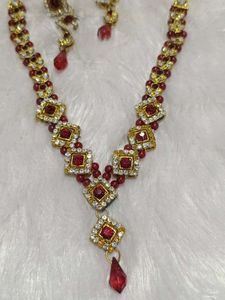 maroon necklace set