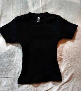 black tight fitted top⋆˚꩜｡