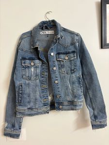 Zara Blue Denim Jacket 🦋