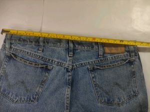 Wrangler Light Wash Denim Jeans