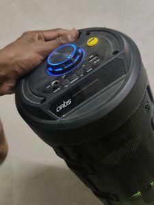 Artis Portable Speaker with Mic Input