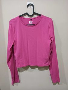 Chic Pink Long-Sleeve Cropped Top