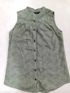 Chic Sleeveless Button-Up Top