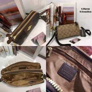 Coach Wristlet - slings