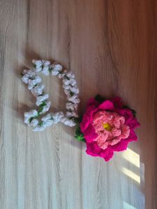 Crocheted Flower & Leaf Hair gajra