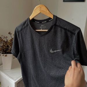 Nike Dri-FIT Tee