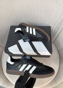 Adidas Samba Classic Sneakers