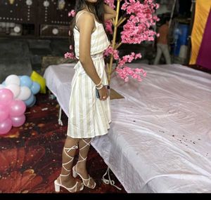 this is cute zara dress