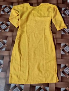 women's yellow kurti