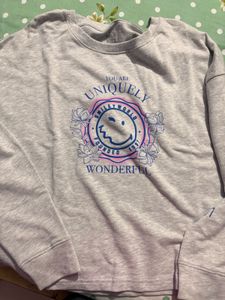 women graphic print round neck Tshirt