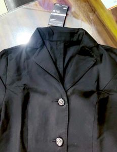 Chic Black Blazer Short Sleeve