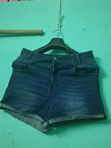 Stylish High-Waisted Denim Shorts