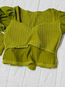 Trendy Green Puff Sleeve Crop Top