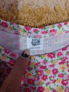 Floral Print Relaxed crop Fit T-Shirt