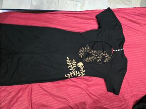Chic Black Dress with Floral Embroidery
