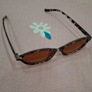 Stylish Oval Sunglasses