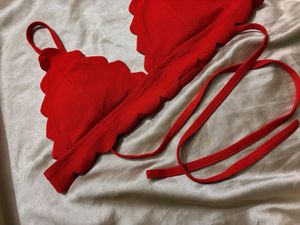 Chic Red Scalloped Bikini Top