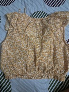 Chic Floral Ruched Crop Top