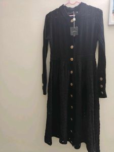 Runway Designer Chic Black Midi Dress with Belt