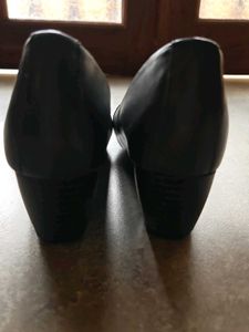 New Classic Women Black Pumps