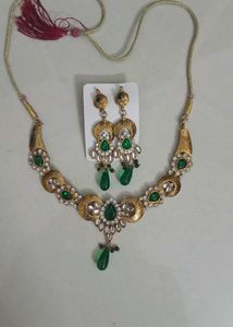 Beautiful green stone necklace and earrings