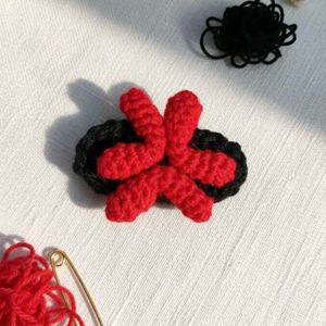 crochet angry and Question Mark Hair Clip