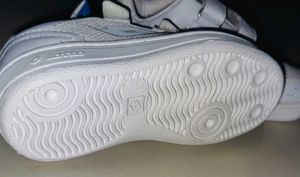 Lotto Velcro Running Shoes For Boys . New With Tag